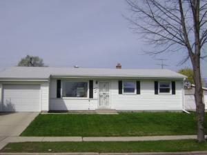 1938 16th Ave, Kenosha, WI 53140