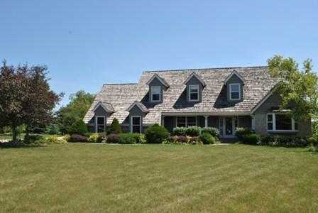 S45W22630 Georgetown Pl, Waukesha, WI 53189