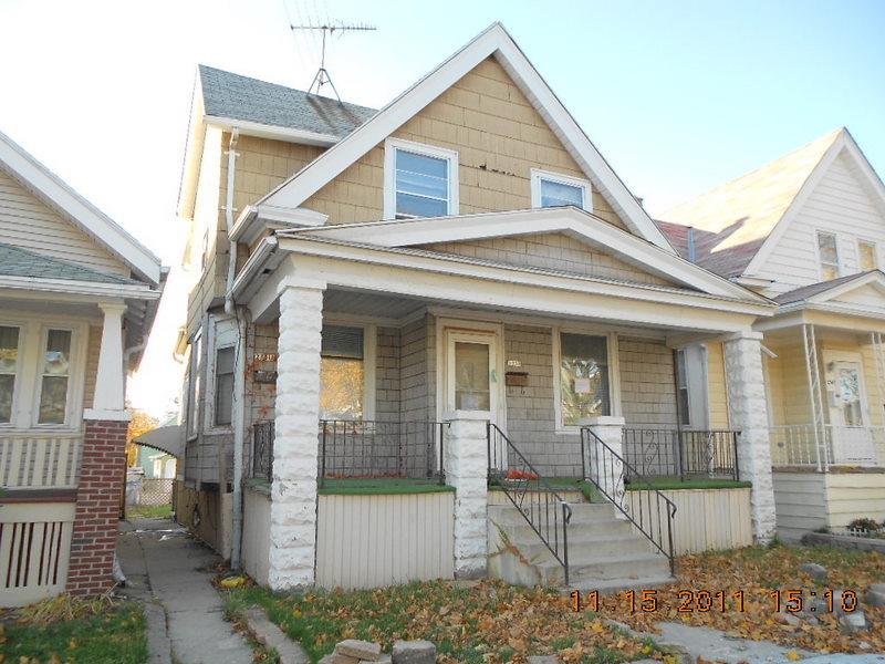 2351 S 34th St, Milwaukee, WI 53215