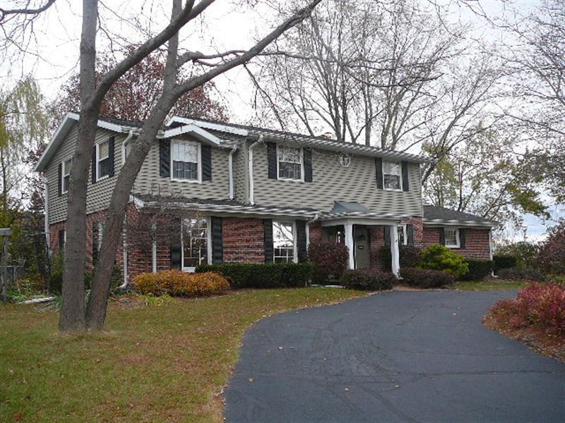 12400 W Grove Ter, Elm Grove, WI 53122