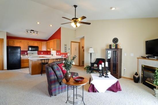 787 Cheyenne Ave #E, Grafton, WI 53024