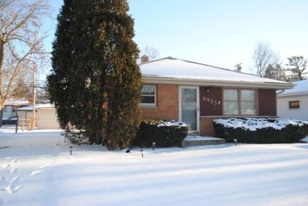9925 W Grantosa, Wauwatosa, WI 53222