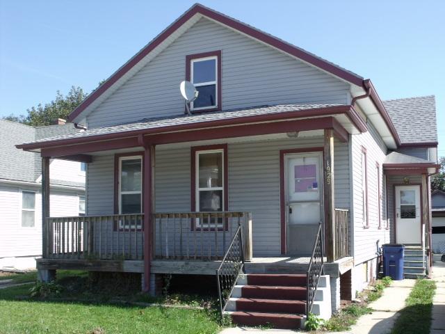 1929 Jay Eye See Ave, Racine, WI 53403