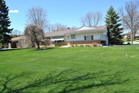 4727 N 108th St., Wauwatosa, WI 53225