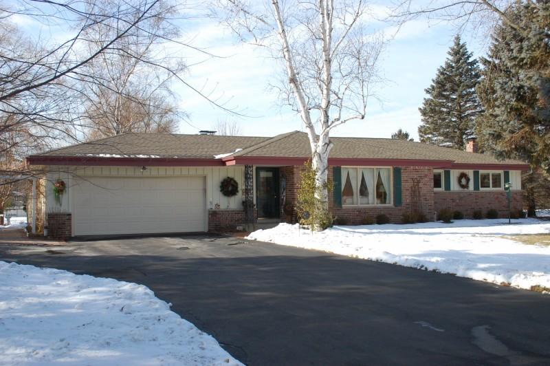 W172N7571 Shady Ln., Menomonee Falls, WI 53051