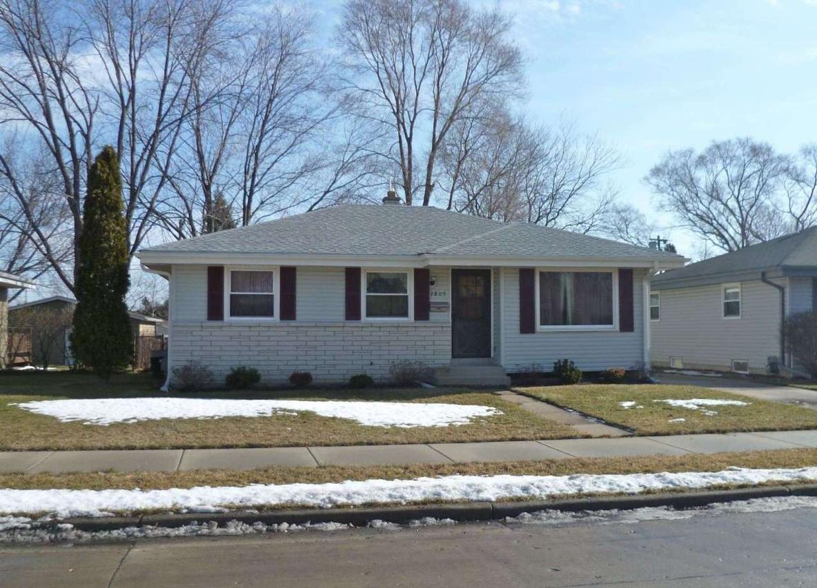 2807 Kentucky St, Racine, WI 53405