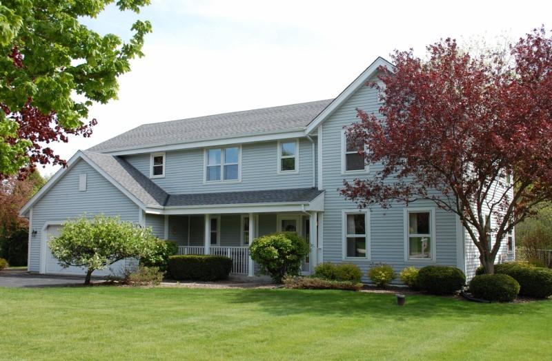 S44W22377 Sunridge Dr., Waukesha, WI 53189