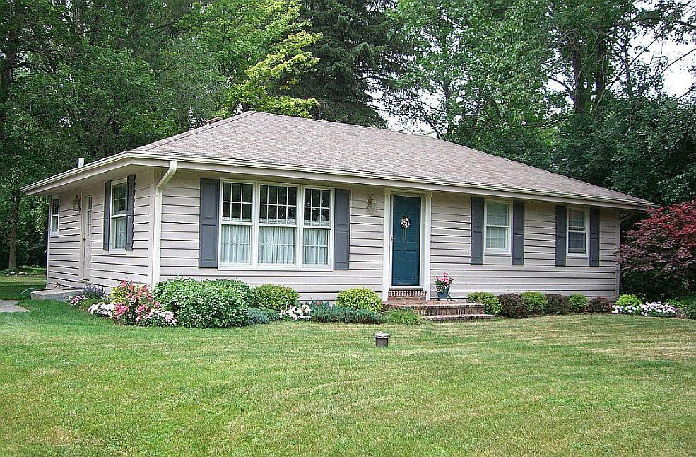 11315 N Valley Dr., Mequon, WI 53092