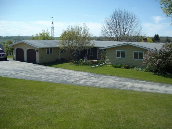 W270S2461 Apache Pass, Waukesha, WI 53188