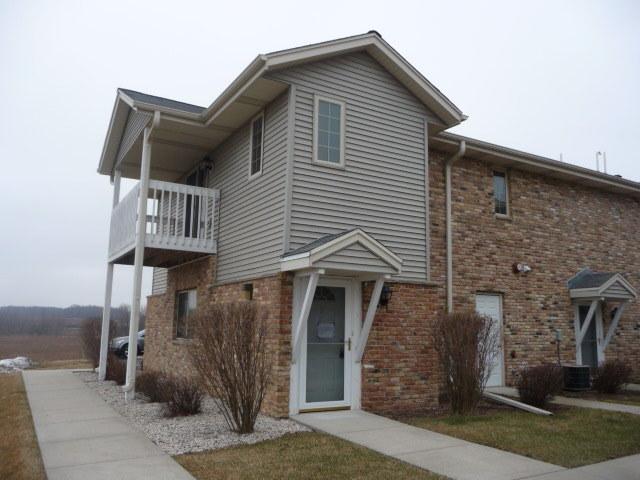 435 W Aspen Dr #9, Oak Creek, WI 53154