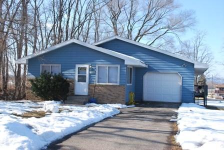 927 Park Ave, Onalaska, WI 54650