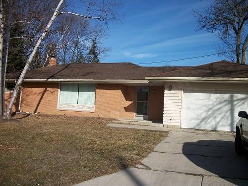 2400 W Wingate Ave., Glendale, WI 53209