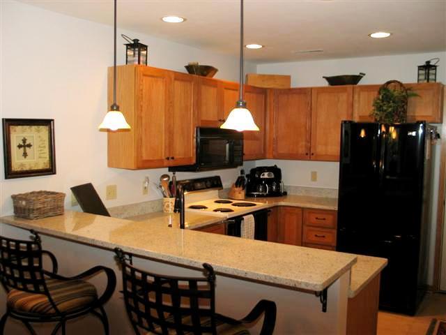 18475 Brookfield Lake #77, Brookfield, WI 53045