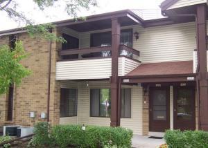 1670 Coachlight Dr, New Berlin, WI 53151