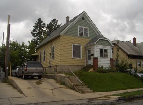 1323 W Ring St, Milwaukee, WI 53206