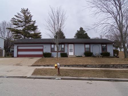 335 Victor Dr., Hartford, WI 53027