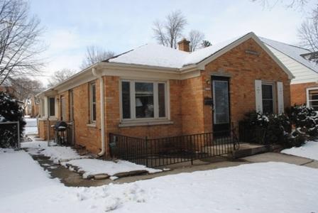 5723 N Crestwood Blvd., Glendale, WI 53209