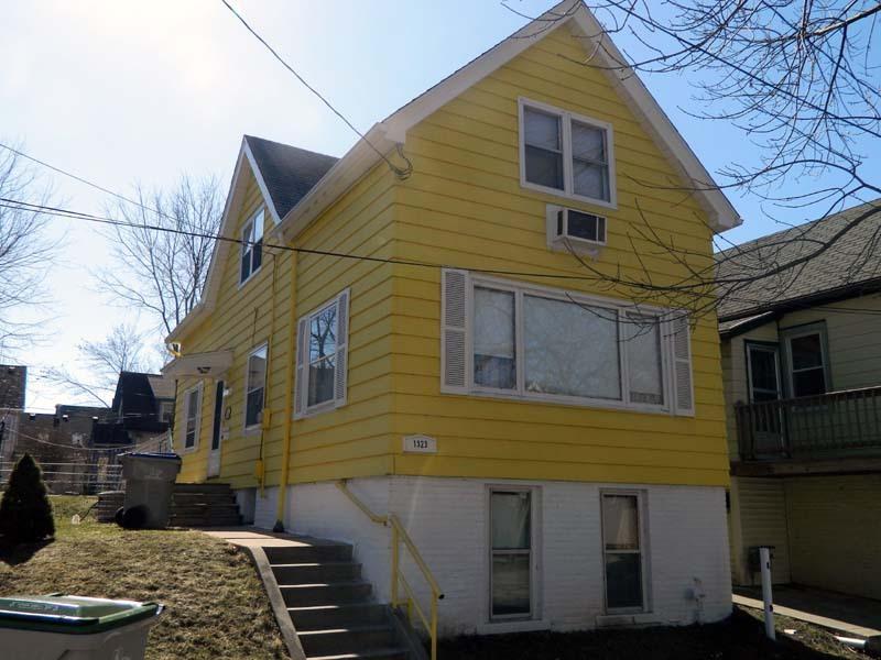 1323 E Hamilton St, Milwaukee, WI 53202