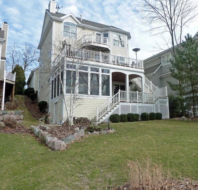 3335 Lake Dr, Delafield, WI 53029