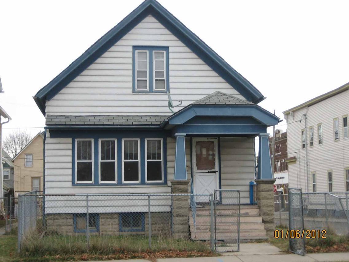 1832 S 9th St, Milwaukee, WI 53204