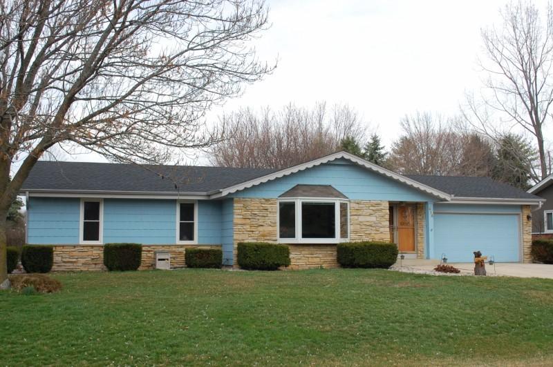 414 4 1/2 Mile Rd, Caledonia, WI 53402