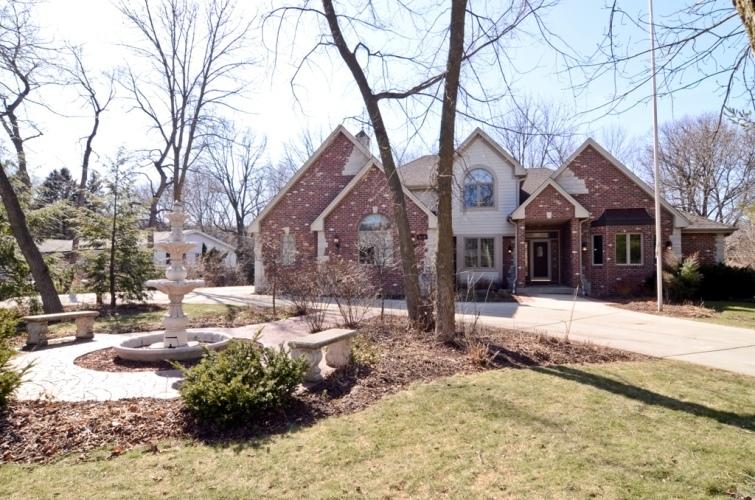 5665 S Meadow Park Dr., Hales Corners, WI 53130