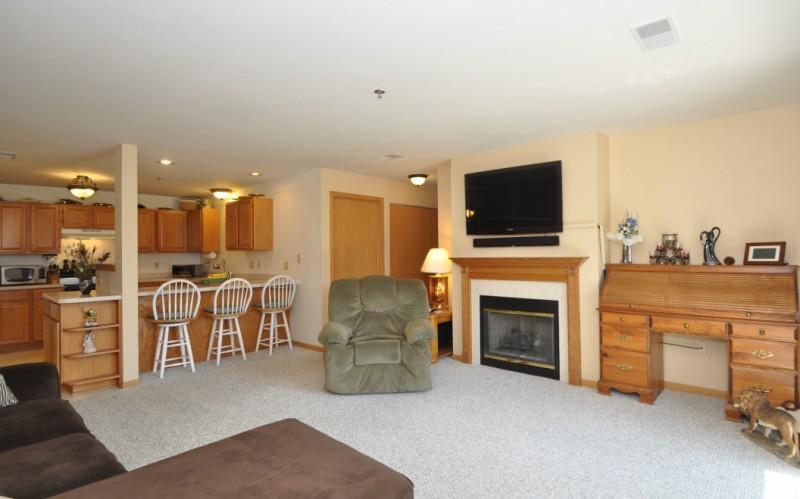 1982 Parknoll Ln, Port Washington, WI 53074