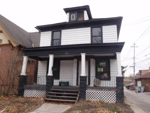921 S 37th St, Milwaukee, WI 53215
