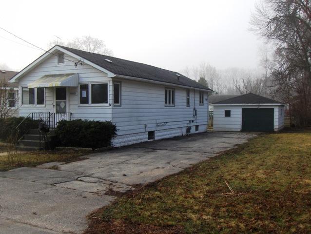 W1025 Camelia Rd., Bloomfield, WI 53128