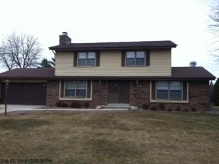 15340 W Kingsway Dr, New Berlin, WI 53151