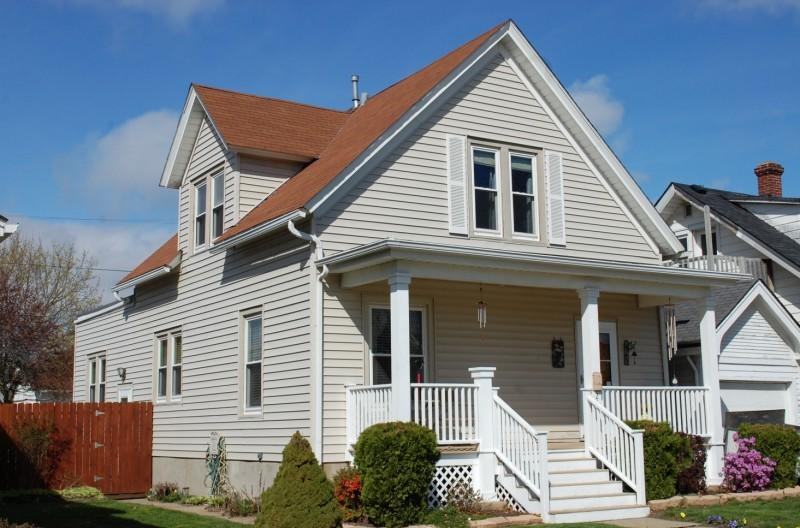 2118 La Salle St., Racine, WI 53402