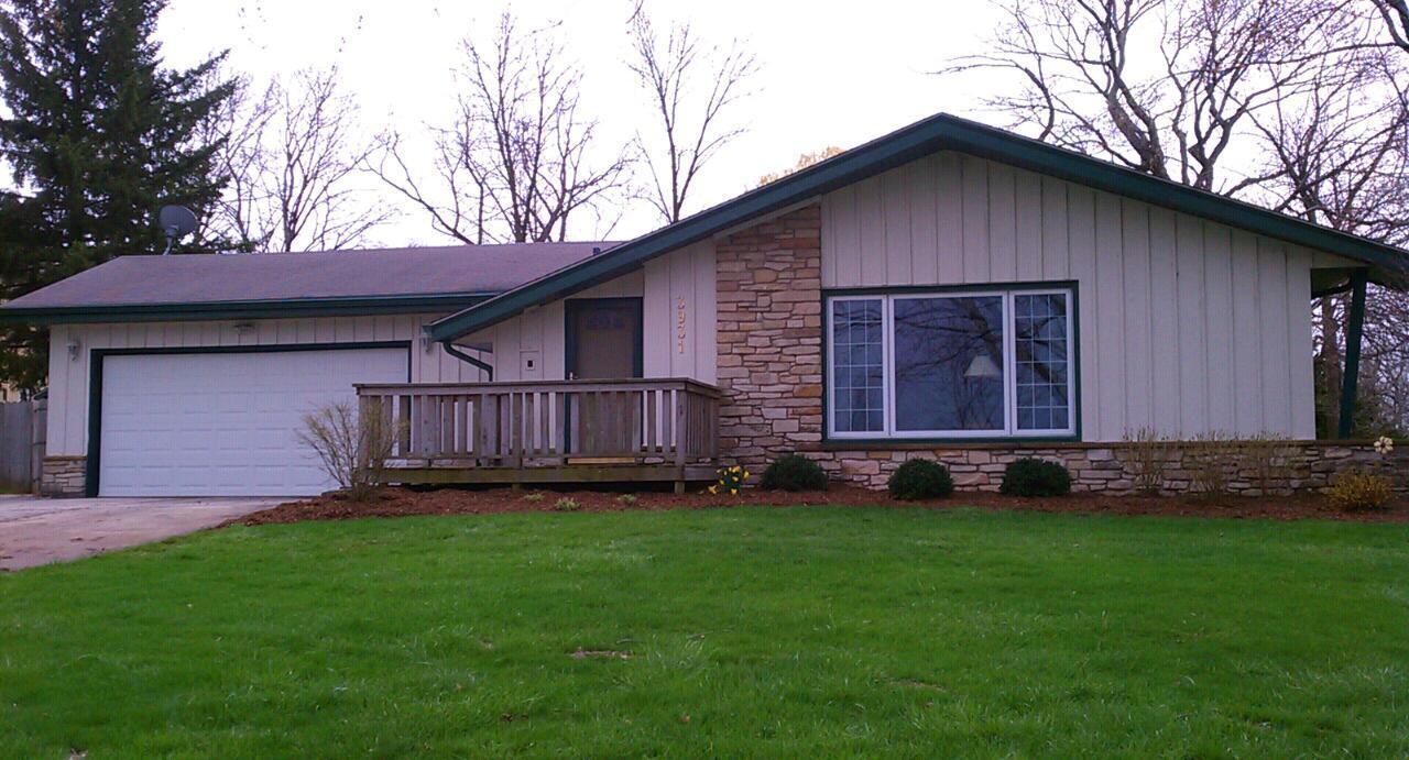 3931 E Fitzsimmons Rd, Oak Creek, WI 53154
