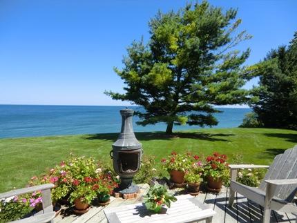 704 Waters Edge Rd., Caledonia, WI 53402