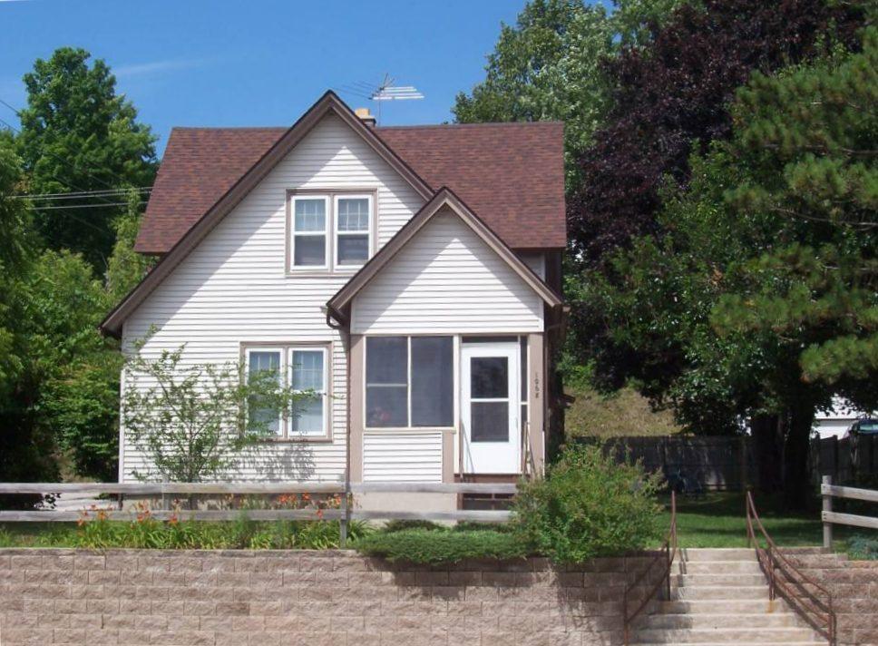 1068 W Washington St, West Bend, WI 53095