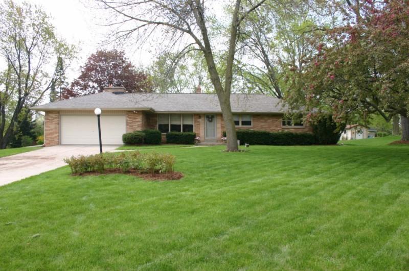 16725 Willow Ridge Ln., Brookfield, WI 53005