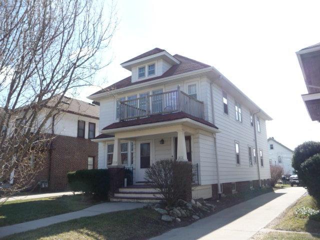 1831 E Wood Pl, Shorewood, WI 53211