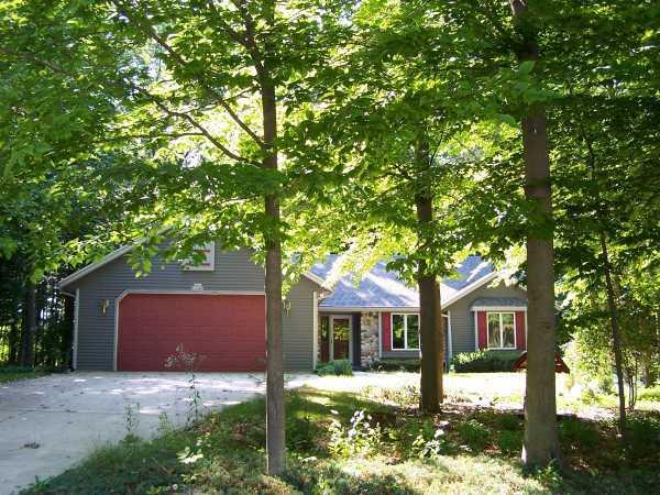 W198N16445 Linden Cir, Jackson, WI 53037