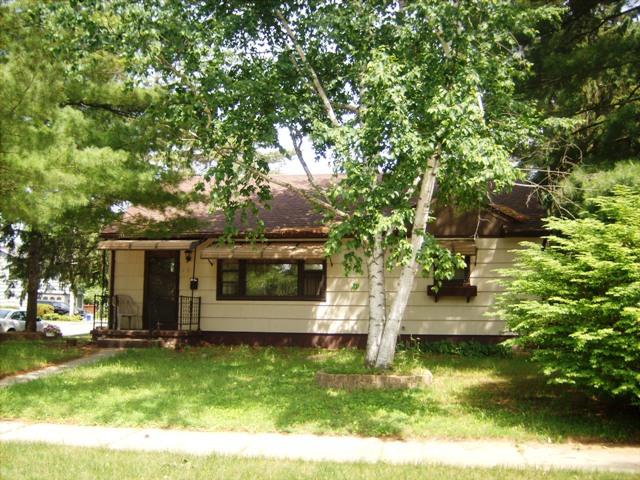 203 Maple St., Oconomowoc, WI 53066