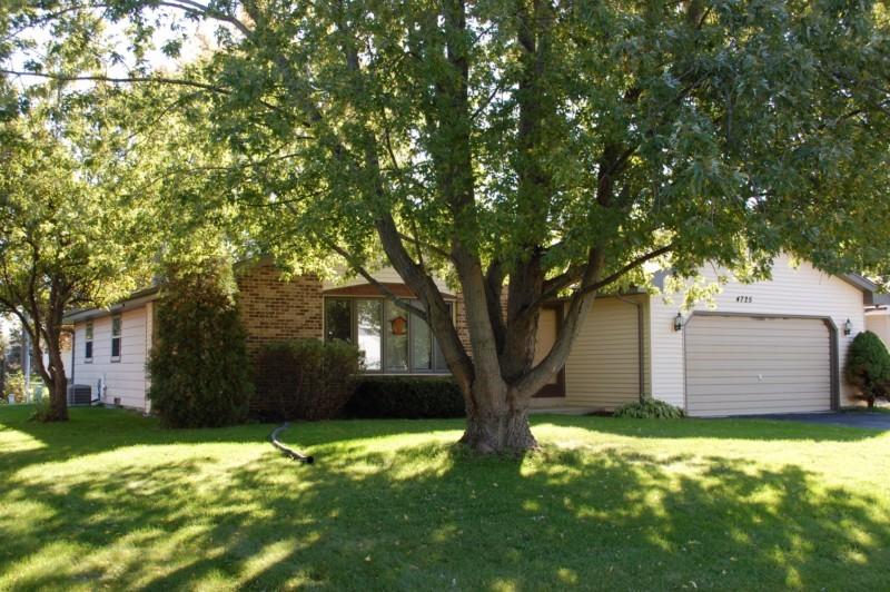 4725 Conlaine Dr, Caledonia, WI 53402