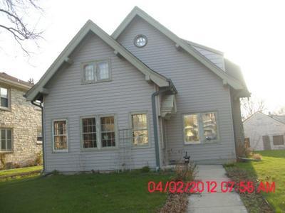 336 N 68th St, Wauwatosa, WI 53213