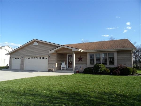 4417 W Tumble Creek Dr., Franklin, WI 53132