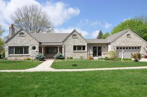 2621 Swan Blvd., Wauwatosa, WI 53226