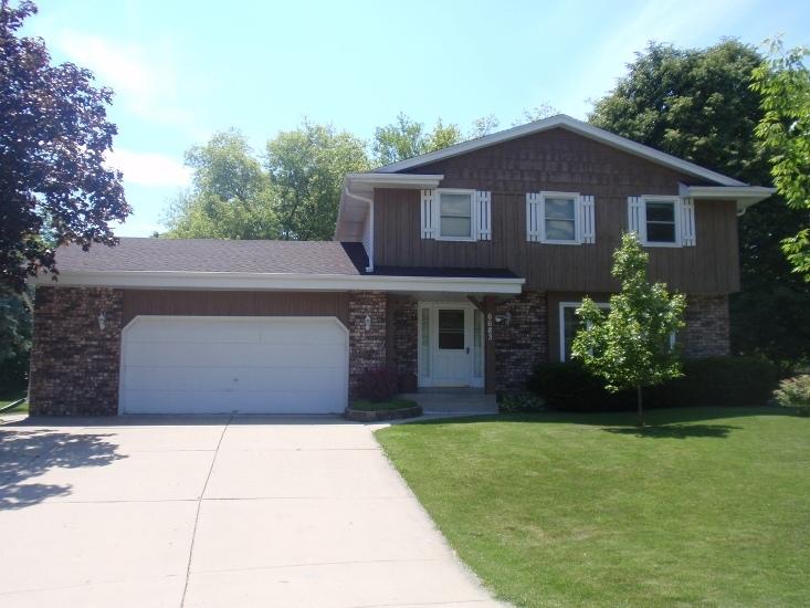 6683 W Robinwood Ln. #Ln, Franklin, WI 53132