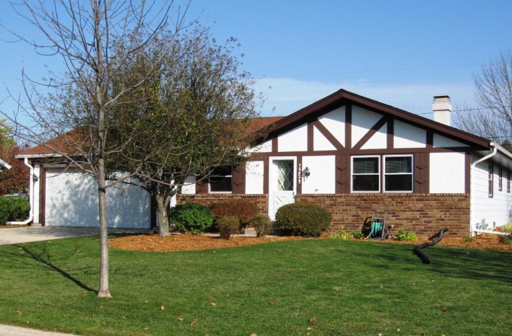 7254 S 38th St, Franklin, WI 53132