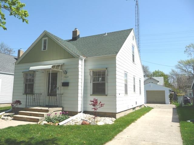 7205 33rd Ave, Kenosha, WI 53142