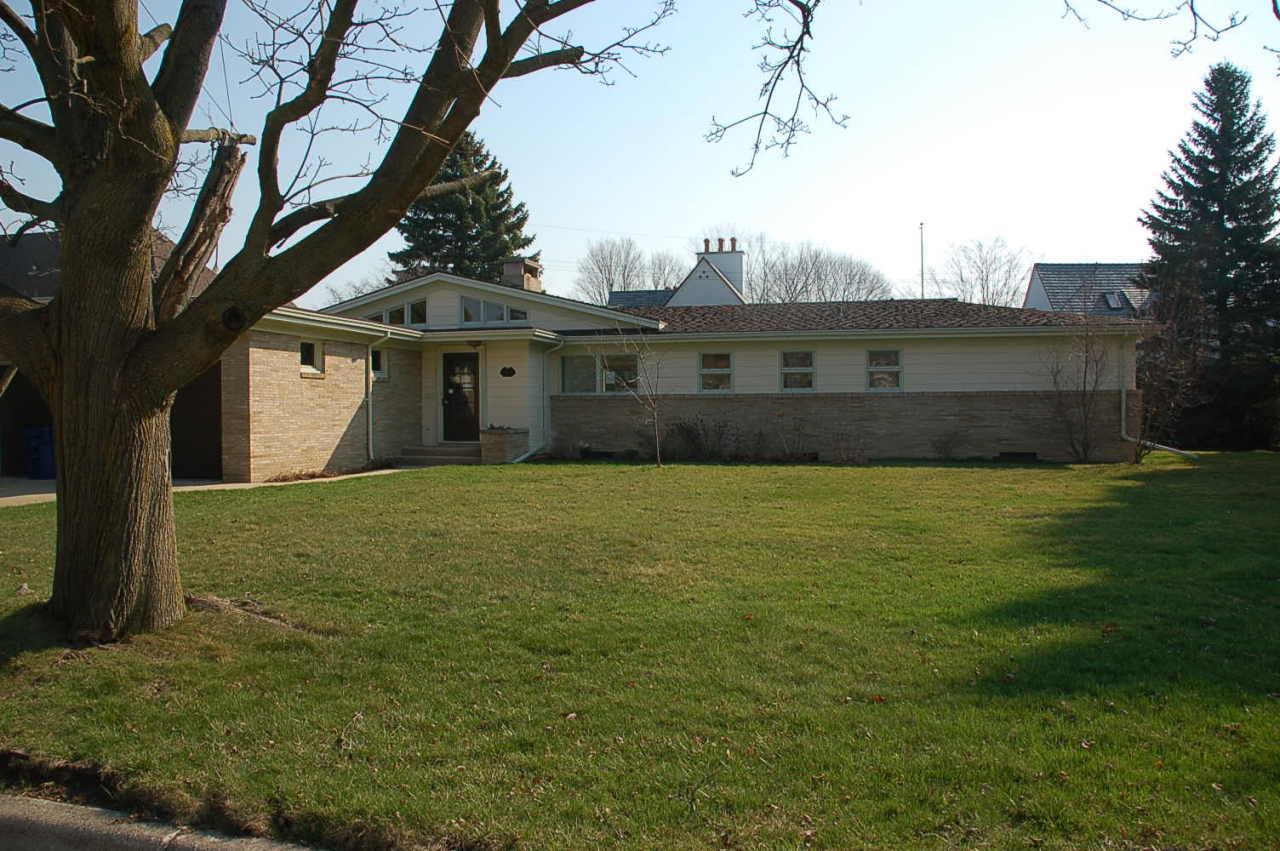 3429 Chatham St, Racine, WI 53402