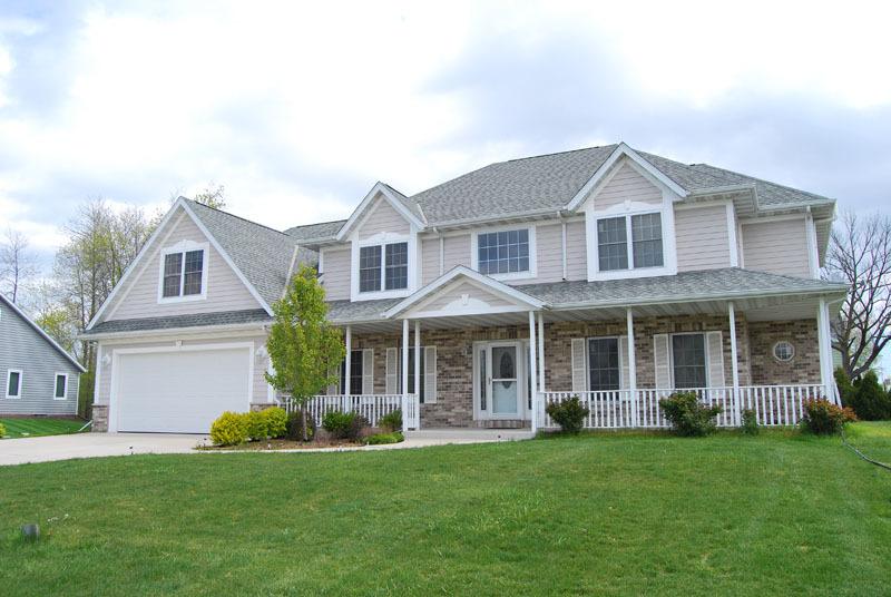 7072 S Carmel Dr, Franklin, WI 53132