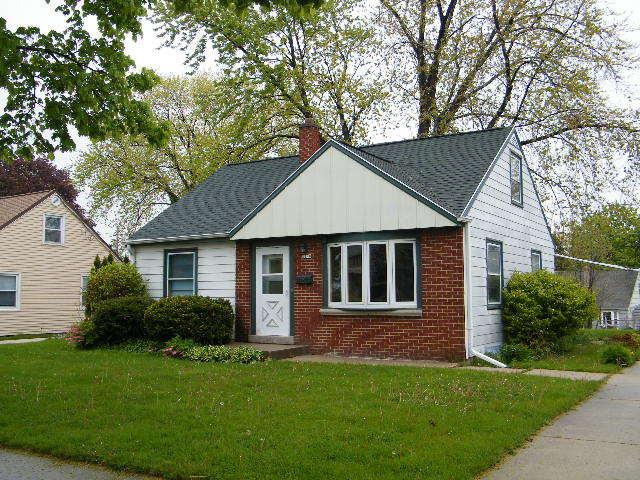 2640 S 92nd St, West Allis, WI 53227