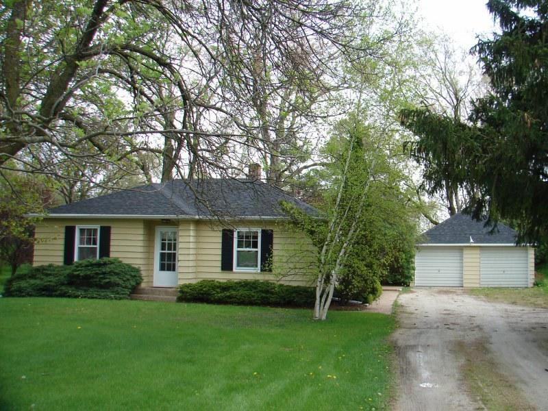 W274N8598 Lake Five Rd, Lisbon, WI 53029