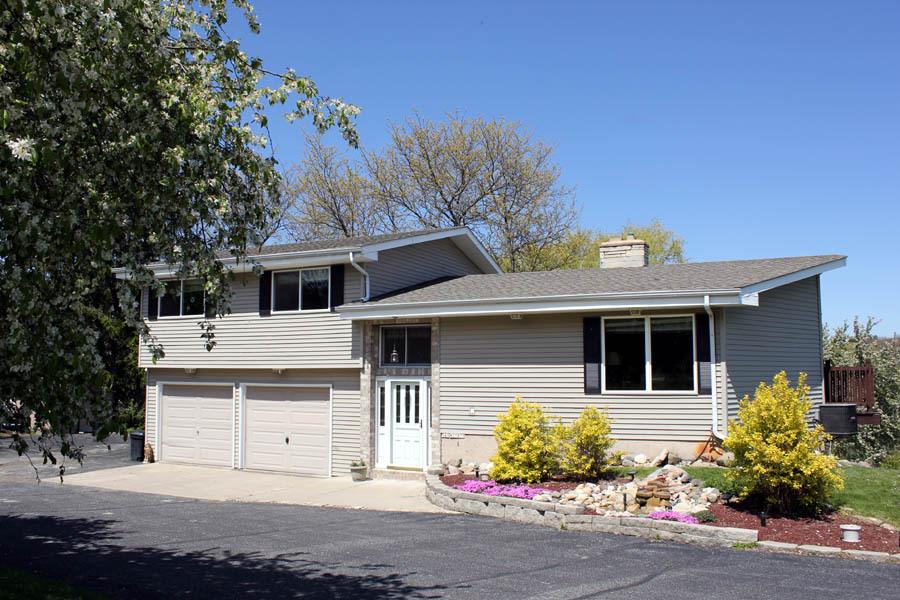 N49W27870 S Courtland Cir, Lisbon, WI 53072